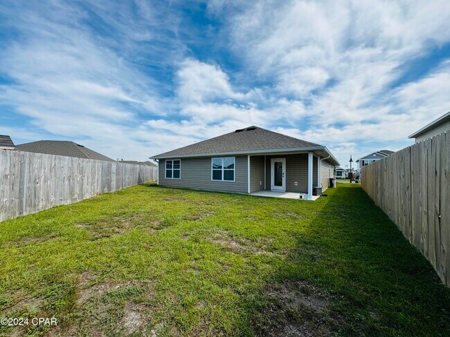 Building Photo - 120 Tiller Dr