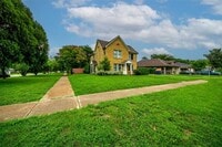 Building Photo - 902 S Oak Cliff Blvd