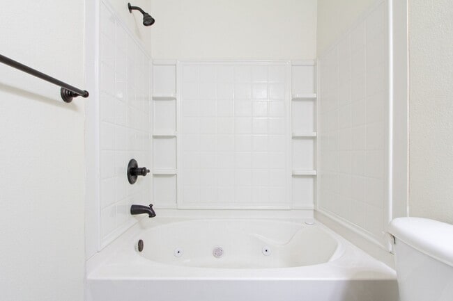 Building Photo - * MOVE IN SUMMER 7/25/2027 * 5 Bed 3 Bath Walk to TCU Light Housekeeping Included