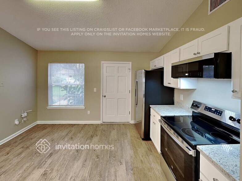 Building Photo - 3618 Pond Ridge Ct E
