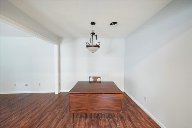 Building Photo - 10502 Timberwood Dr