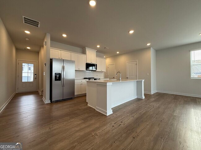 Building Photo - 7253 Mulberry St