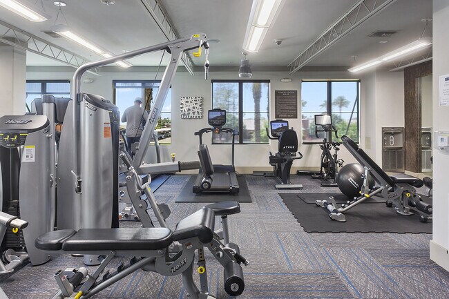 Building Photo - Luxe Scottsdale