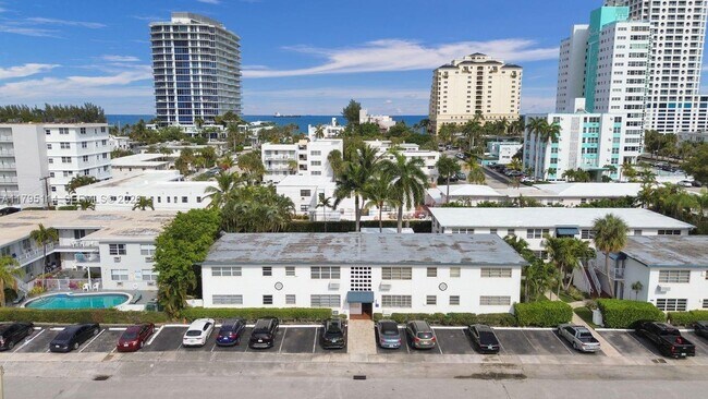 Building Photo - 624 Orton Ave