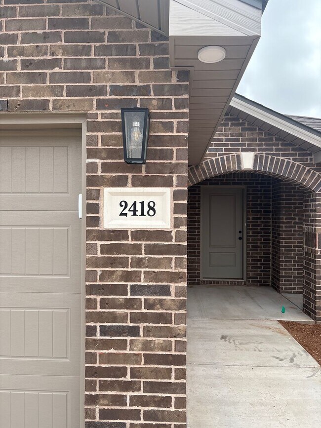 Building Photo - This Wont Last Long!!!