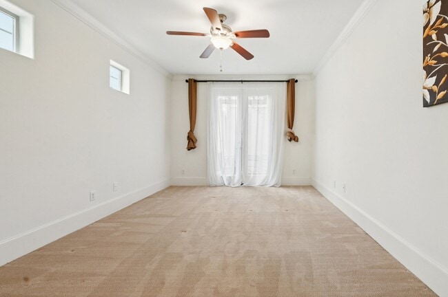 Building Photo - 5636 Kiam St