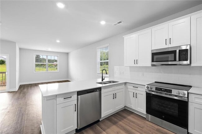 Building Photo - 1729 University Dr