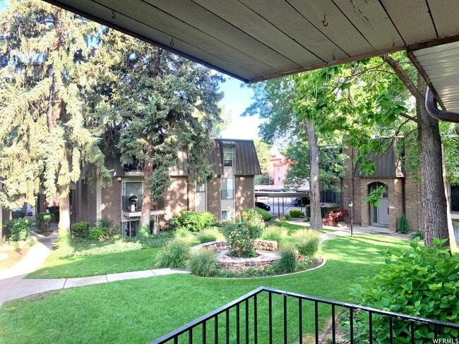 Building Photo - 4860 S Highland Cir