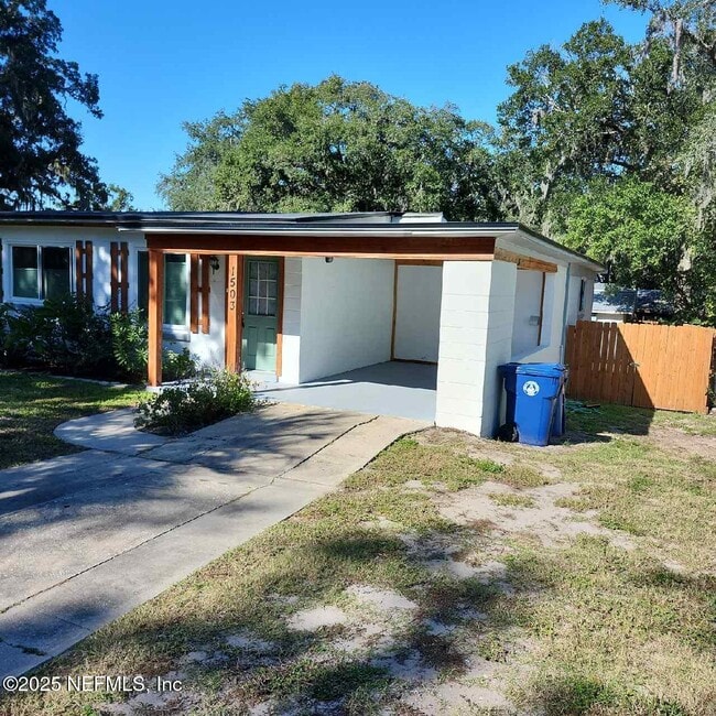 Building Photo - 1503 Broome St