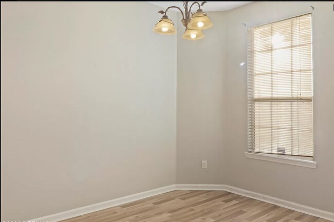 Building Photo - 1131 Lee Rd