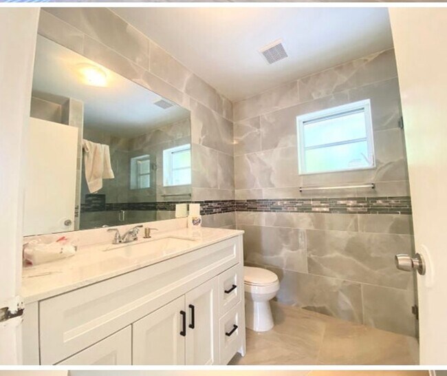 Building Photo - 5314 Blueberry Hill Ave