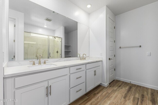 Building Photo - 6949 W Buckhorn Trail