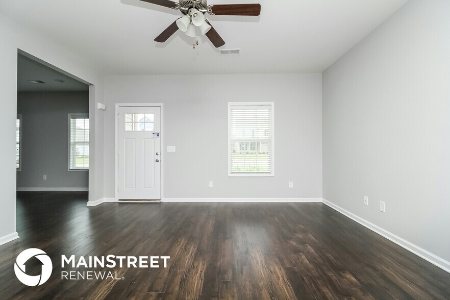 Building Photo - 705 Mitscher Dr