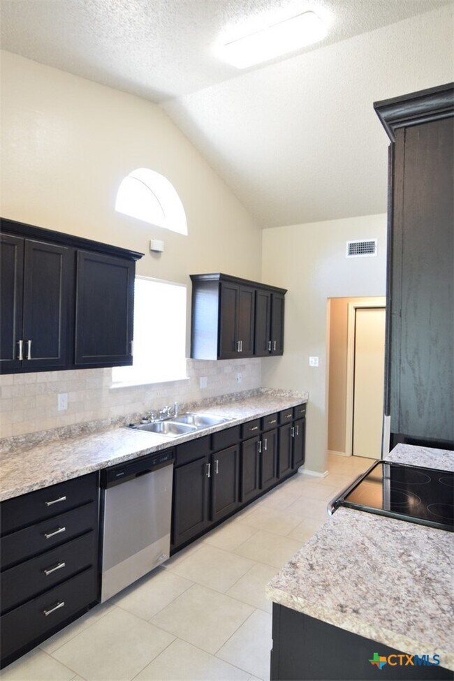 Building Photo - 4807 Teal Dr