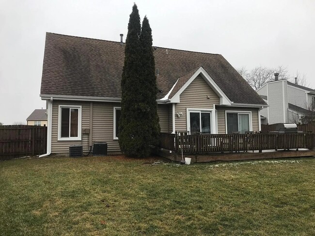 Building Photo - 110 Filbert Dr