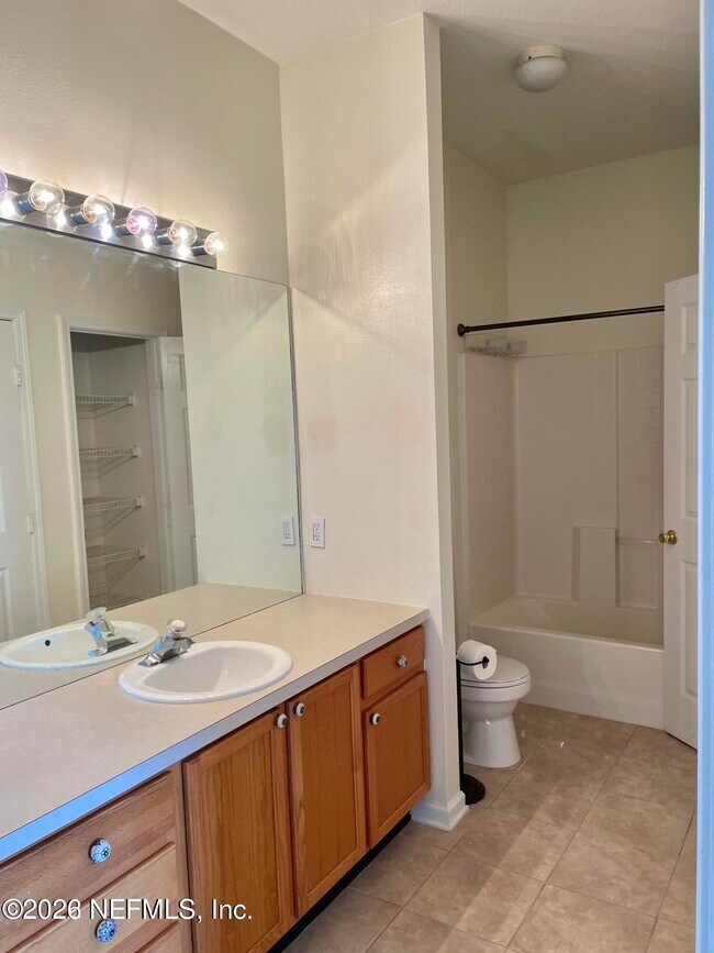 Building Photo - 7990 Baymeadows Rd