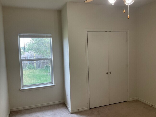 Building Photo - 800-804 Quarter Horse Trail