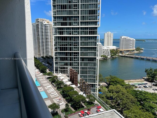 Building Photo - 485 Brickell Ave