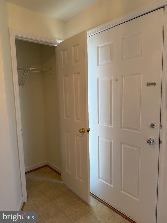 Building Photo - 9068 Falcon Glen Ct