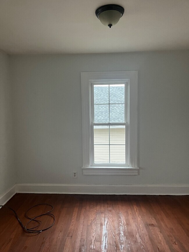 Building Photo - 1309 W 2nd St