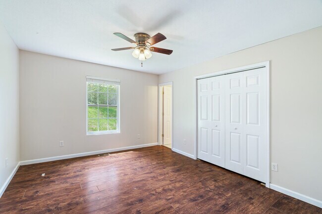 Building Photo - 182 Megan Ln