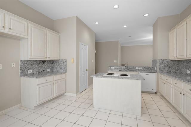 Building Photo - 4664 Wales Dr