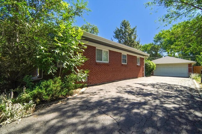 Building Photo - Charming Olde Town Arvada Home!