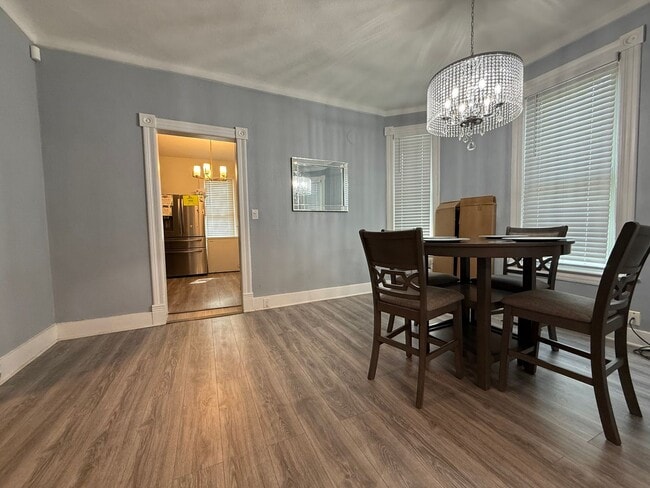 Building Photo - Stunning 3 Bedroom 1 Bathroom Single Family Home in St. Paul! Apply TODAY!