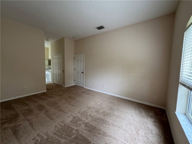 Building Photo - 707 46th Square