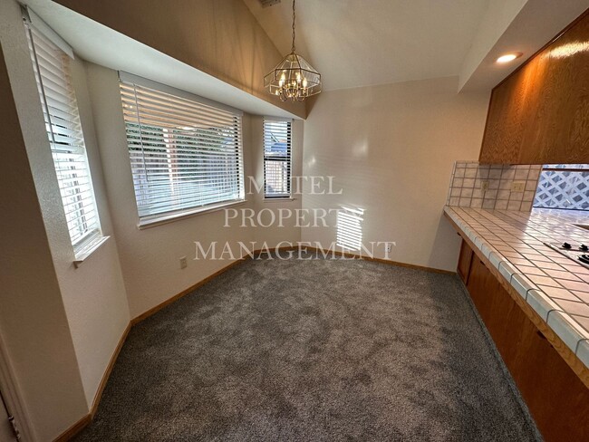 Building Photo - Move in Special see Ad