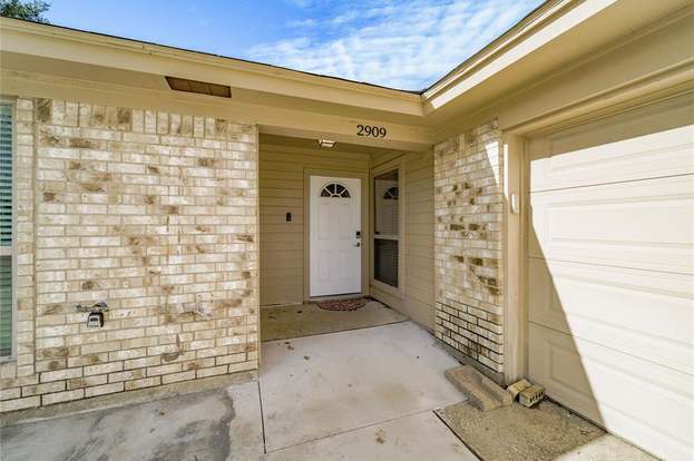 Building Photo - 2909 Lake Park Dr