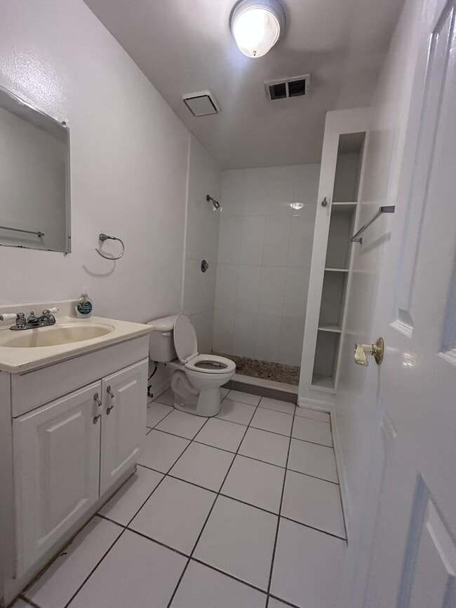 Building Photo - 2700 S University Dr