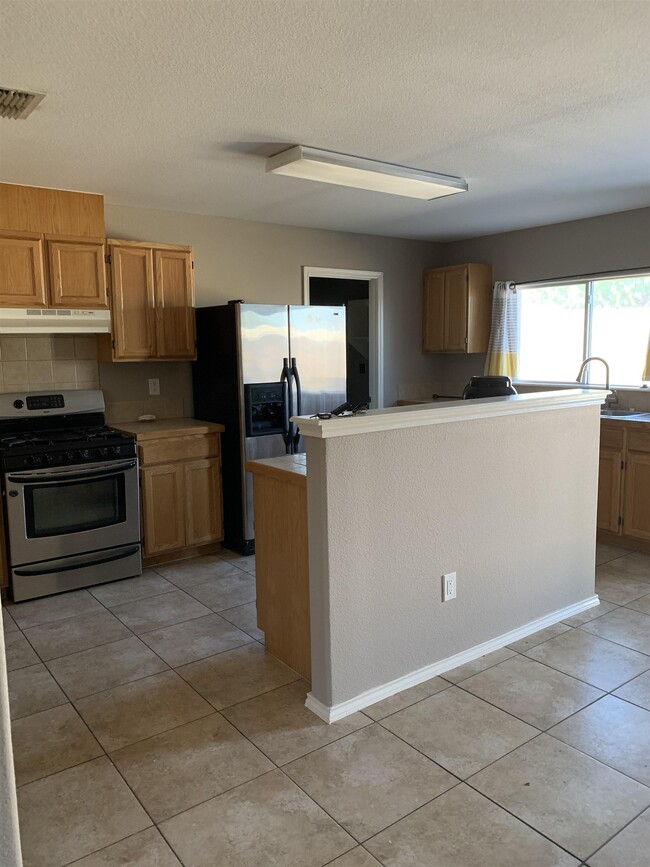 Building Photo - 516 Valdosa Dr