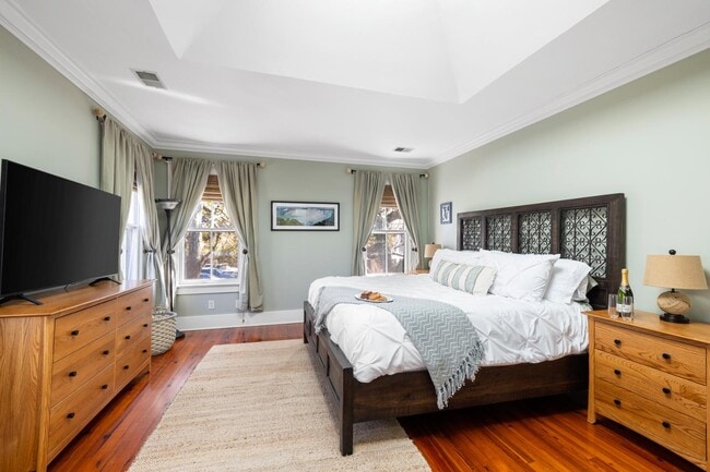 Building Photo - 56 Gadsden St