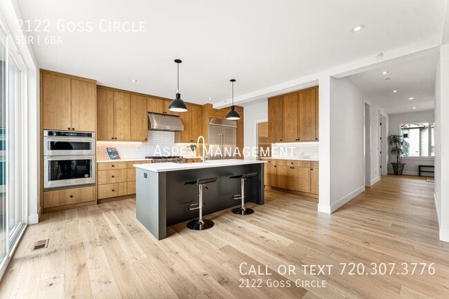 Building Photo - 2122 Goss Cir W