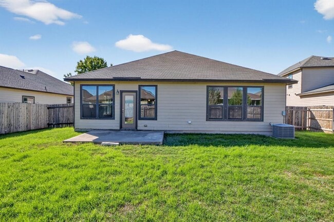 Building Photo - 2239 Howry Dr