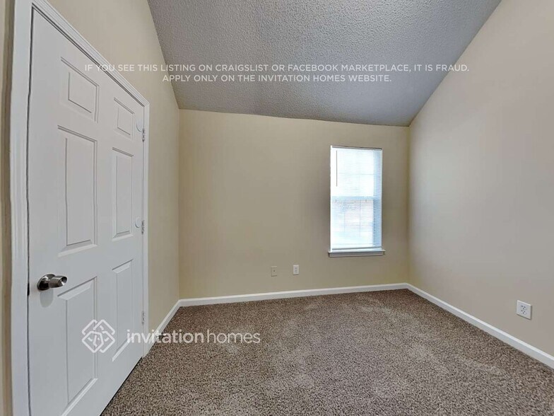 Building Photo - 335 Carrie Dr