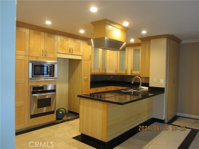Building Photo - 2521 W Sunflower Ave