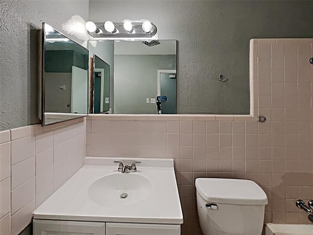 Building Photo - 6420 Scottsdale Dr