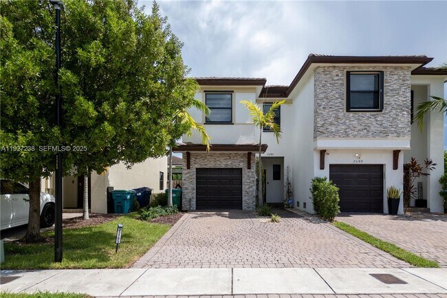 Building Photo - 25185 SW 108th Ave