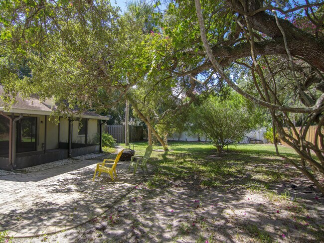 Building Photo - 915 Marigold Ln