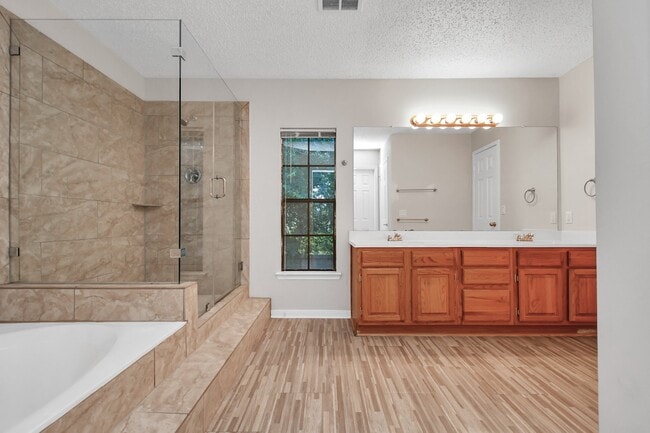 Building Photo - 8823 High Haven Dr