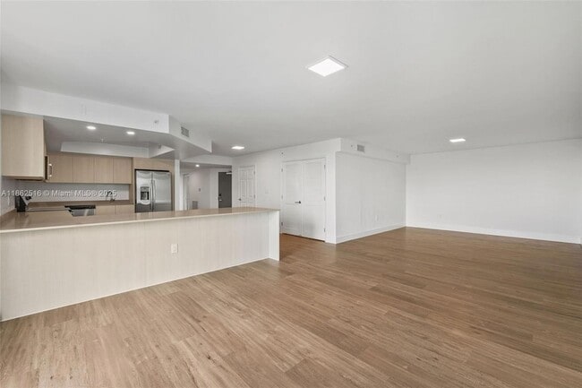 Building Photo - 1500 Bay Rd
