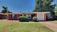 Building Photo - 2640 Manchester Dr