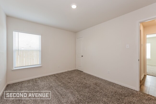 Building Photo - 9612 Sierra Grande Dr