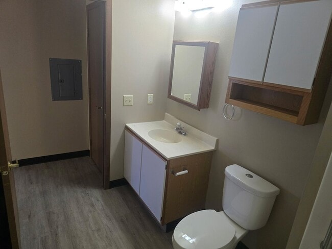 Building Photo - Cozy One Bedroom Apartment in Black River!