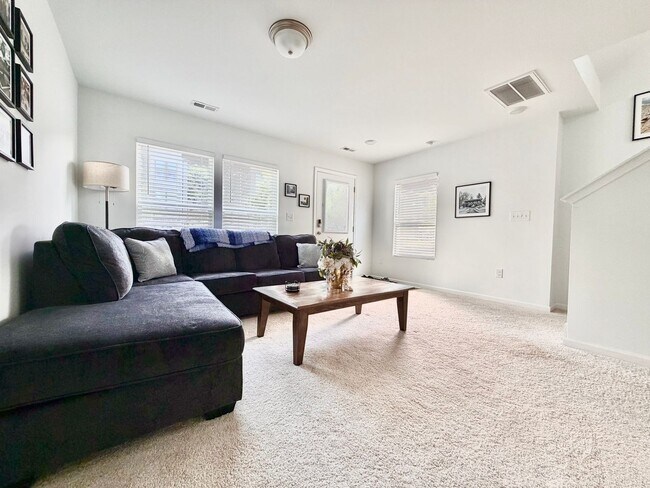 Building Photo - Fully Furnished 2BR/3.5BA Townhome with Garage — Minutes from Downtown Raleigh