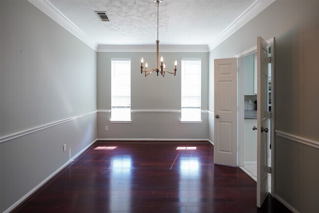 Building Photo - 2403 Blue Shadow Dr