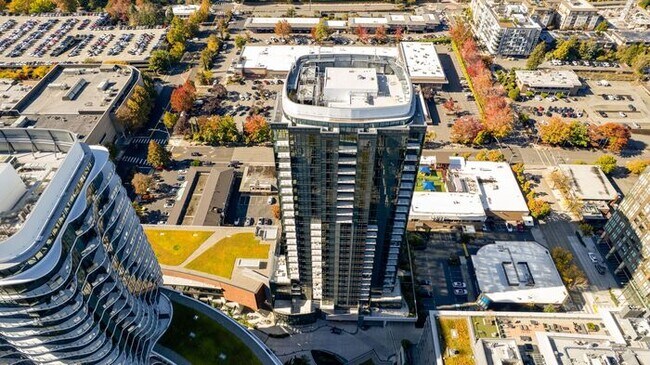 Building Photo - Luxury Executive Condo w/AC in the Heart o...