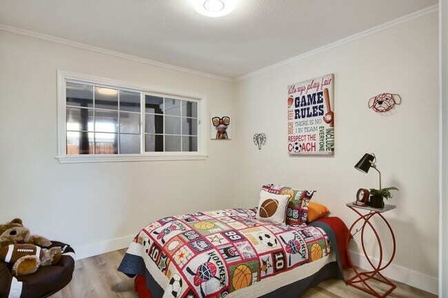 Building Photo - Beautifully Remodeled 3 Bedroom Home Near Stanford & Major Tech Campuses!